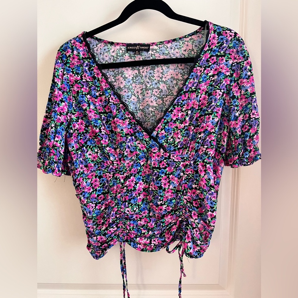Almost famous (NWT) crop top size XL
